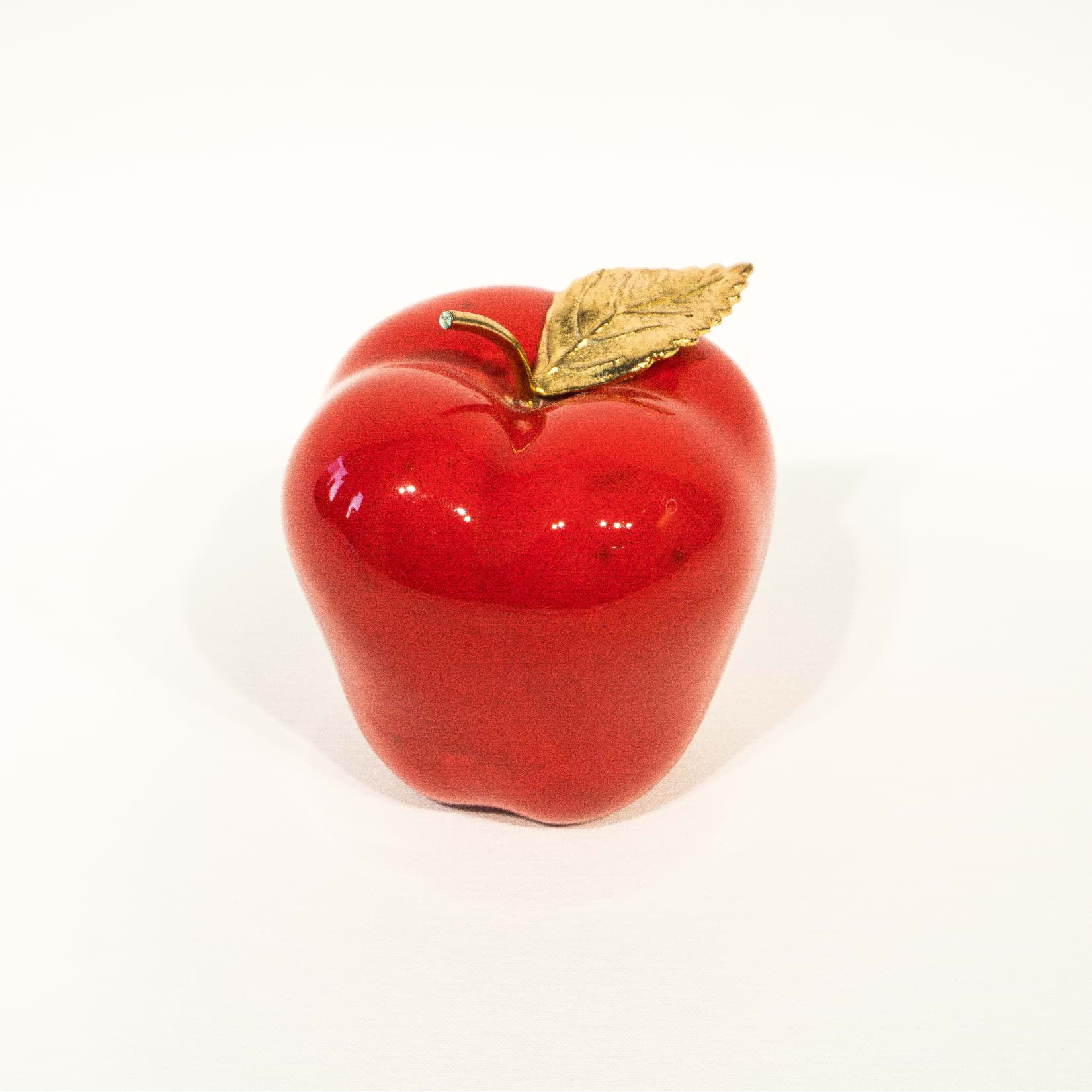 Dekoratif Büyük Boy Kırmızı Elma resmi